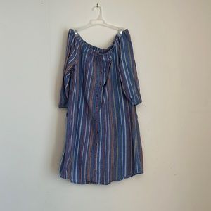 Off the shoulder, striped, mid dress. Gently worn, good condition. 2X.